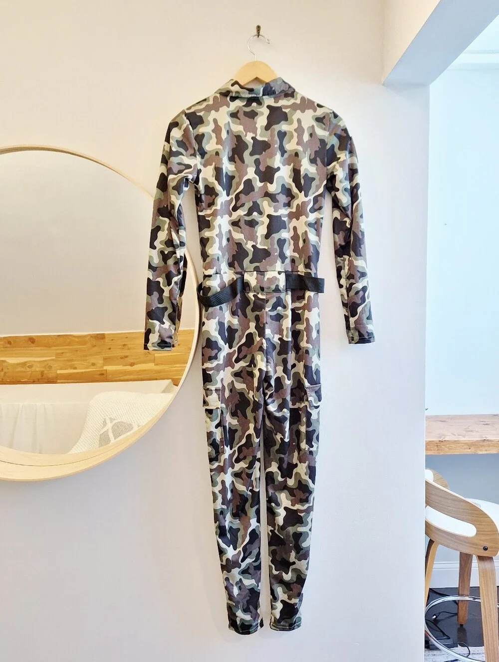 Spirit Halloween Adult Camo Catsuit Costume - Small - Picture 9 of 9